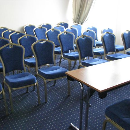 Hotel Rapsodia City Center Botoşani Buitenkant foto