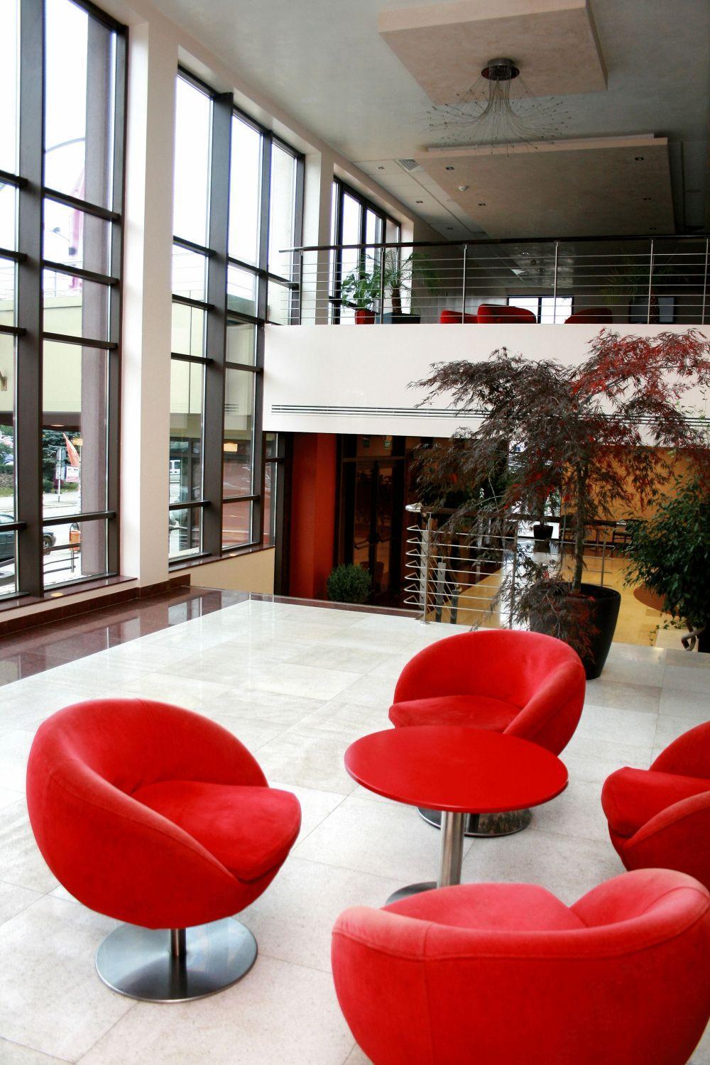 Hotel Rapsodia City Center Botoşani Buitenkant foto