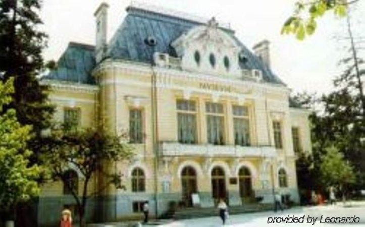 Hotel Rapsodia City Center Botoşani Buitenkant foto